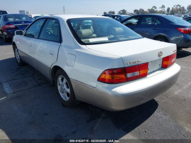 1997 LEXUS ES 300 JT8BF22G3V0014106 Photo 2