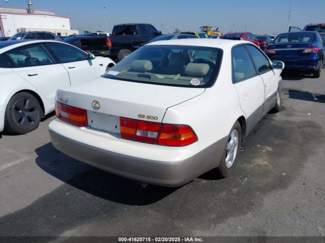 1997 LEXUS ES 300 JT8BF22G3V0014106 Photo 3
