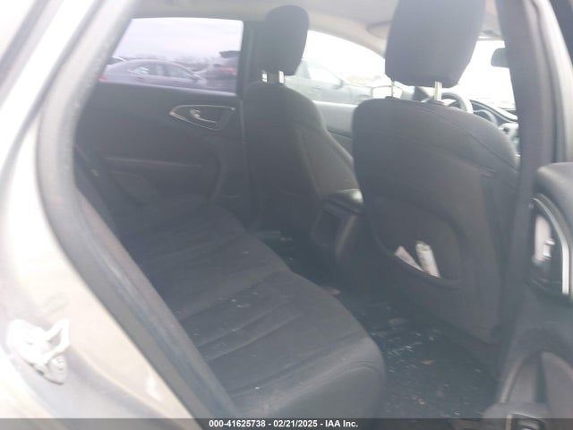 1C3CCCAB7FN670991 Chrysler 200 Limited
