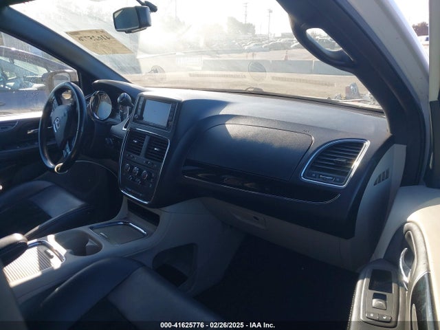 2C4RDGCG2JR251333 Dodge Grand Caravan Sxt