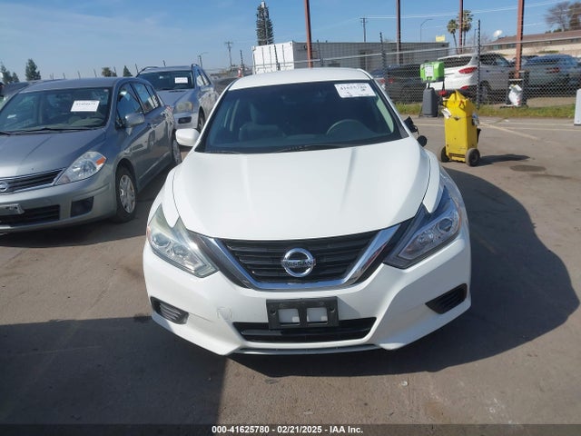 1N4AL3AP2JC111566 Nissan Altima 2.5 S