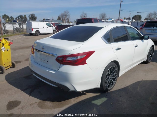 1N4AL3AP2JC111566 Nissan Altima 2.5 S