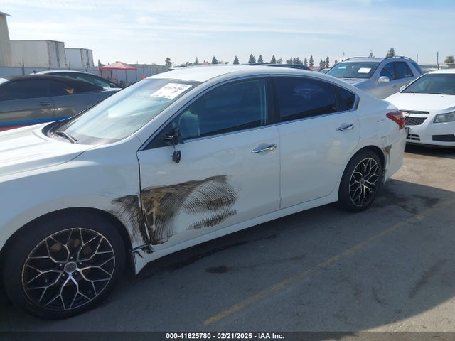 1N4AL3AP2JC111566 Nissan Altima 2.5 S