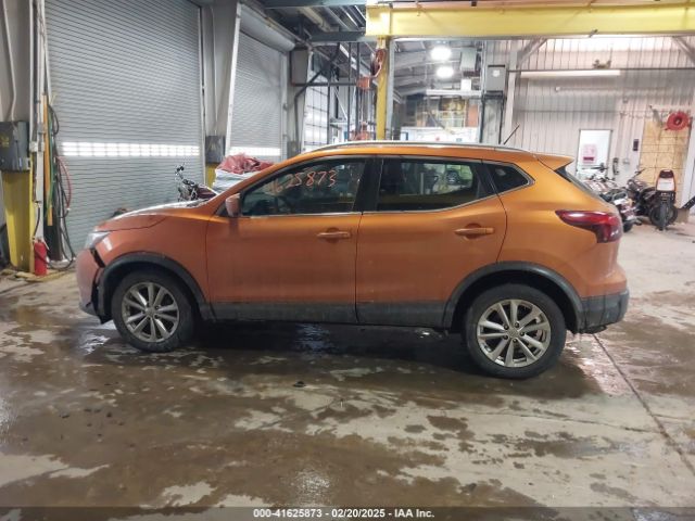 JN1BJ1CR9HW131669 Nissan Rogue Sport Sv