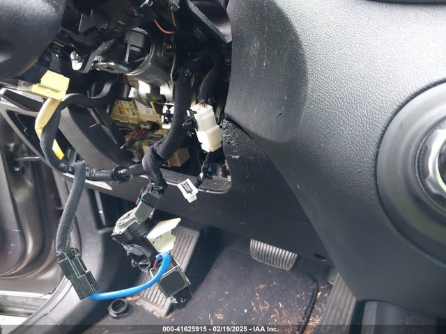5XYPGDA5XKG499348 KIA Sorento 3.3l Lx