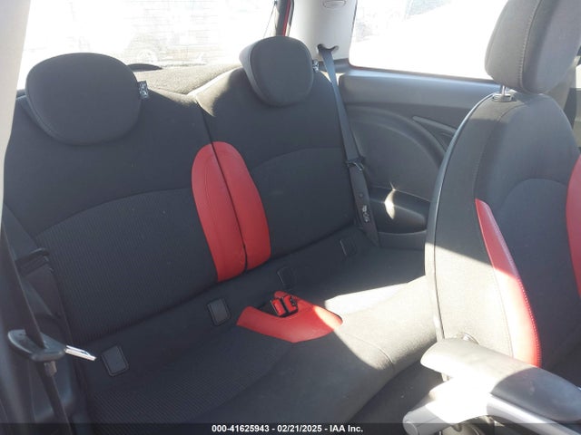 2007 MINI COOPER S WMWMF73517TT85638 Photo 7