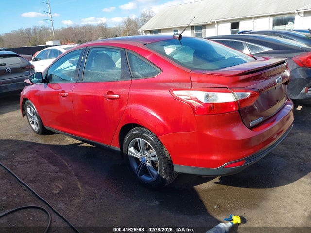 1FADP3F2XEL244211 Ford FOCUS SE