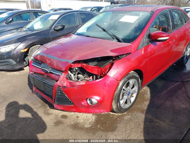 1FADP3F2XEL244211 Ford FOCUS SE