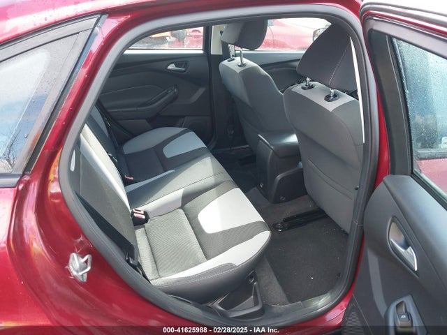1FADP3F2XEL244211 Ford FOCUS SE