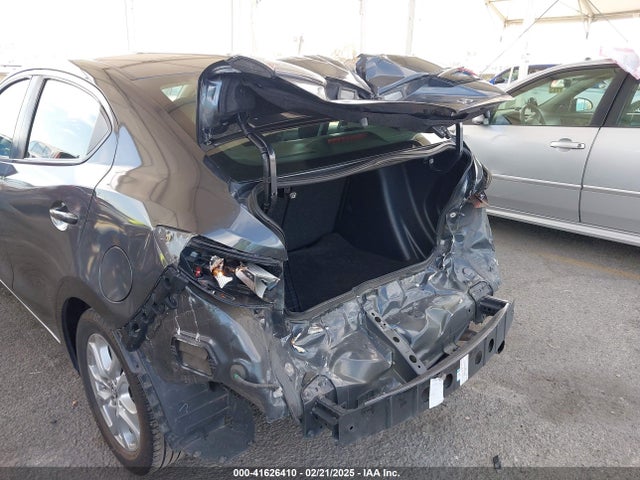 3MYDLBYV2HY166320 Toyota p5v