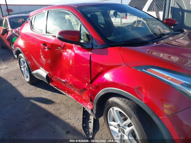 JTNKHMBX6L1069871 Toyota C-HR LE