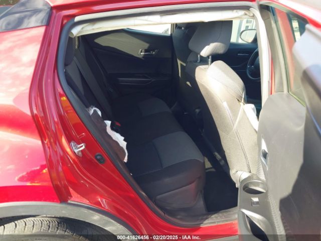 JTNKHMBX6L1069871 Toyota C-HR LE