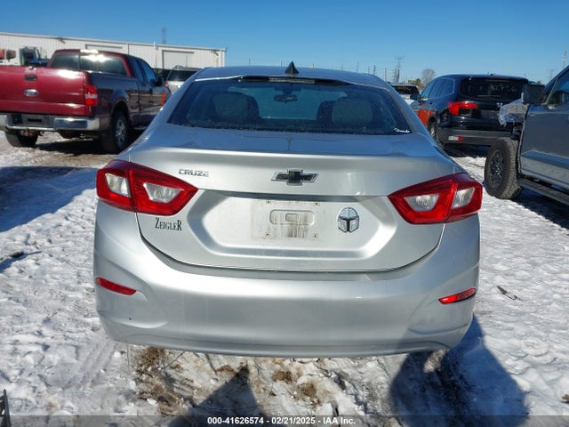 1G1BC5SMXJ7170171 Chevrolet Cruze Ls Auto