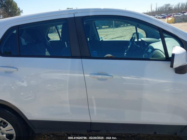 3GNCJKSB1KL115675 Chevrolet TRAX LS
