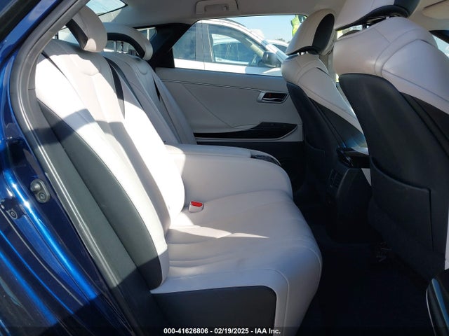 JTDBVRBD8HA001921 Toyota Mirai