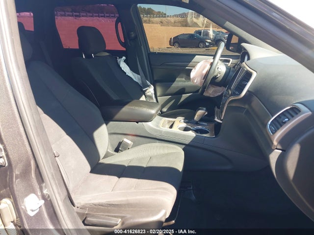 1C4RJEAG0GC390992 Jeep Grand Cherokee Laredo