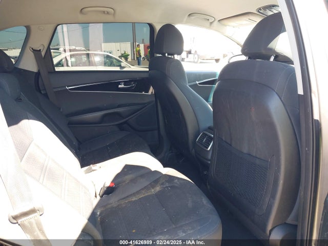 KIA Sorento 3.3l Lx 2018 5XYPGDA57JG344609 Image 8