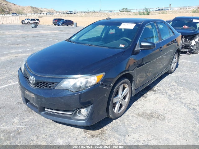 4T1BF1FK0EU305516 Toyota CAMRY SE