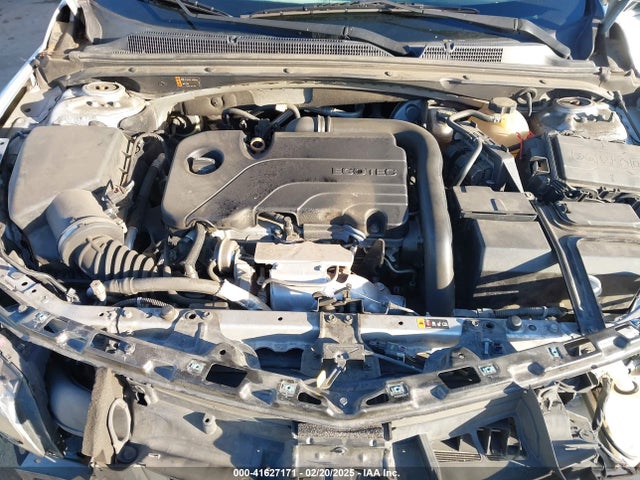 1G1ZD5STXJF248666 Chevrolet MALIBU LT