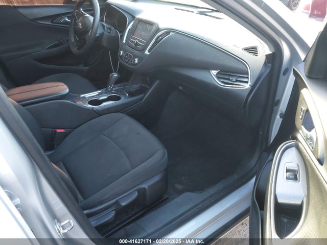 1G1ZD5STXJF248666 Chevrolet MALIBU LT