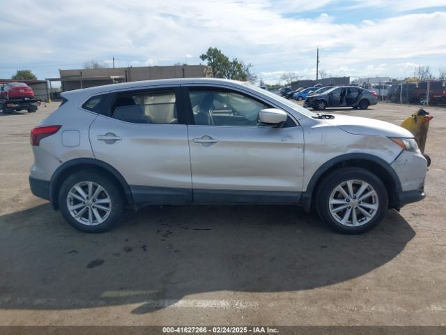 JN1BJ1CP5HW022009 Nissan Rogue Sport S