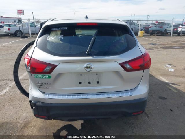 JN1BJ1CP5HW022009 Nissan Rogue Sport S