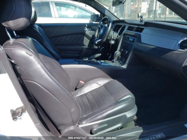 1ZVBP8EM9E5297226 Ford Mustang V6 Premium