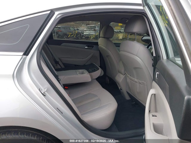 5NPE24AFXJH688801 Hyundai SONATA SE