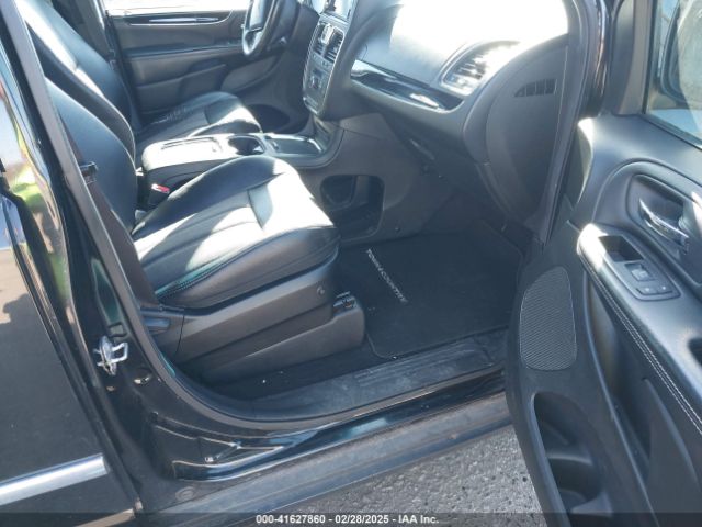 2C4RC1HG0ER257498 Chrysler Town & Country S