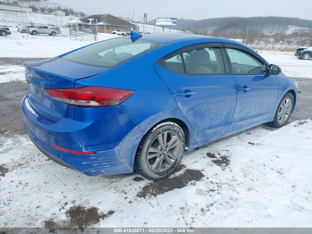 KMHD84LF0HU241462 Hyundai ELANTRA SE