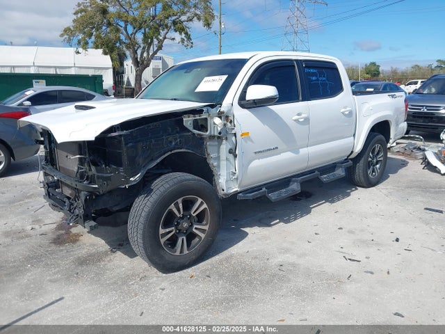 3TMAZ5CNXJM074085 Toyota Tacoma Trd Sport