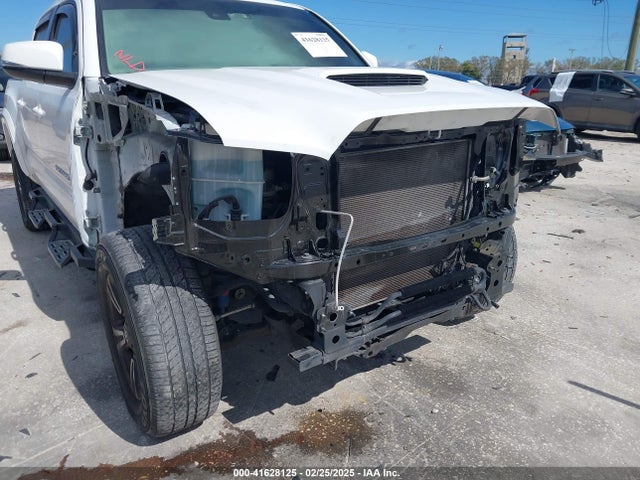 3TMAZ5CNXJM074085 Toyota Tacoma Trd Sport