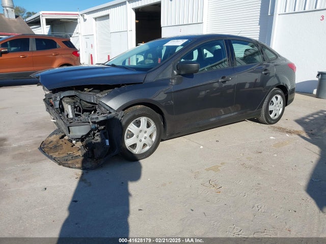 Ford FOCUS S 2016 1FADP3E26GL262175 Image 2