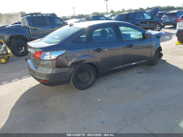 Ford FOCUS S 2016 1FADP3E26GL262175 Image 4