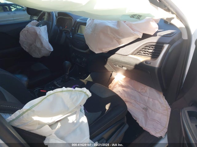 1C4PJLCS3EW262450 Jeep Cherokee Latitude