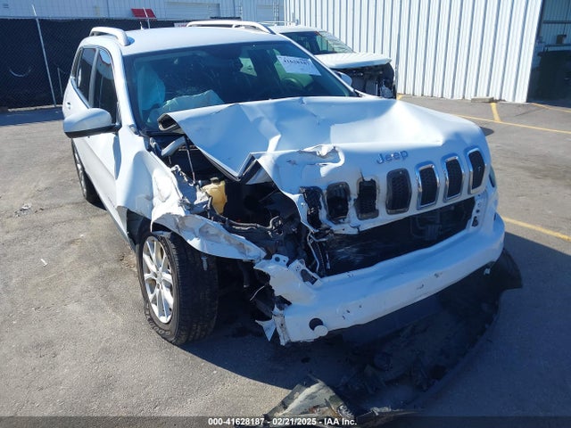 1C4PJLCS3EW262450 Jeep Cherokee Latitude