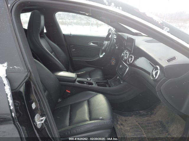 WDDSJ4EB8FN260901 Mercedes-Benz CLA 250