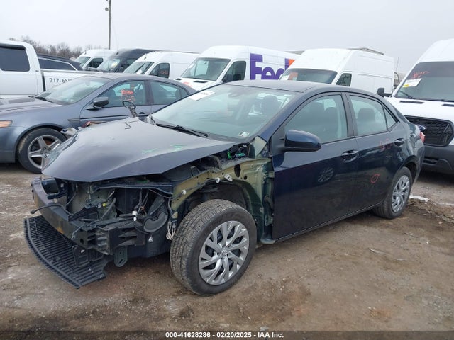 Toyota COROLLA LE 2018 2T1BURHE3JC035009 Image 2