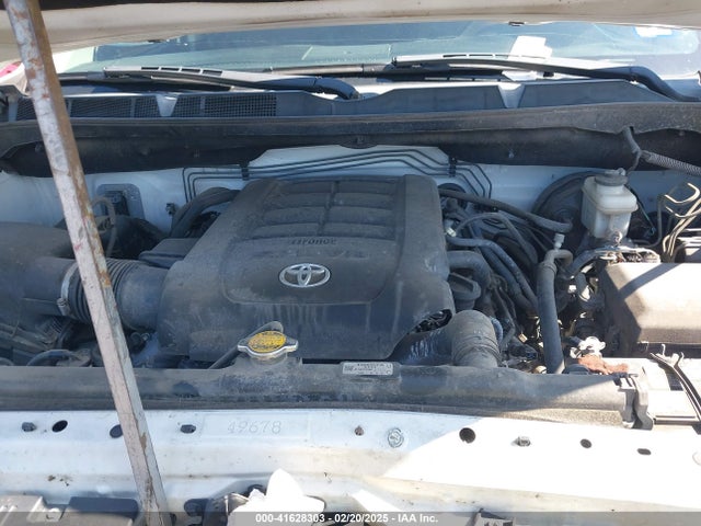5TFDW5F12EX342397 Toyota Tundra Sr5 5.7l V8