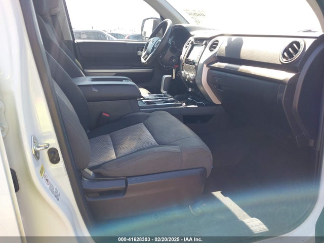 5TFDW5F12EX342397 Toyota Tundra Sr5 5.7l V8