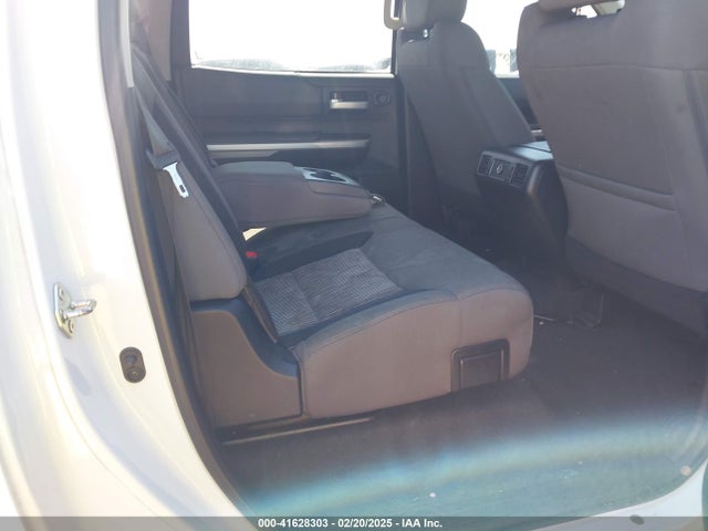 5TFDW5F12EX342397 Toyota Tundra Sr5 5.7l V8