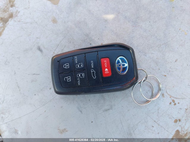 5TDYSKFC8MS030845 Toyota SIENNA XLE
