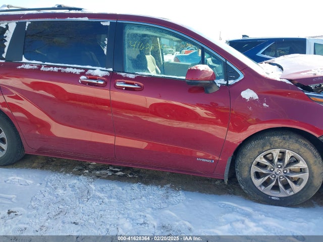 5TDYSKFC8MS030845 Toyota SIENNA XLE