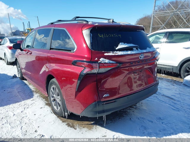 5TDYSKFC8MS030845 Toyota SIENNA XLE