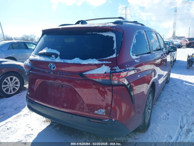 5TDYSKFC8MS030845 Toyota SIENNA XLE