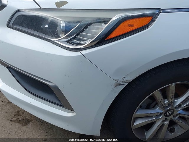 Hyundai SONATA SE 2016 5NPE24AF6GH341488 Image 28