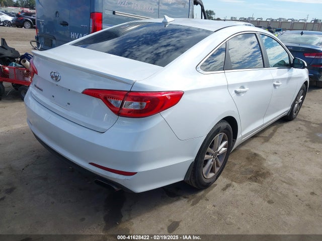 Hyundai SONATA SE 2016 5NPE24AF6GH341488 Image 15