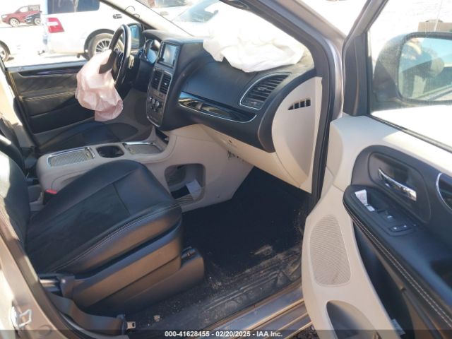 2C4RDGCG0KR563751 Dodge Grand Caravan Sxt