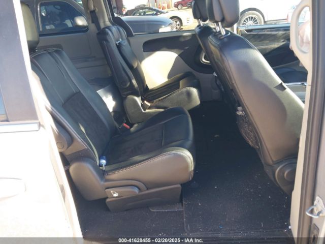 2C4RDGCG0KR563751 Dodge Grand Caravan Sxt