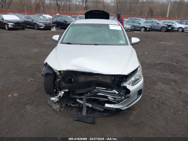 5NPD84LFXJH258869 Hyundai ELANTRA SEL
